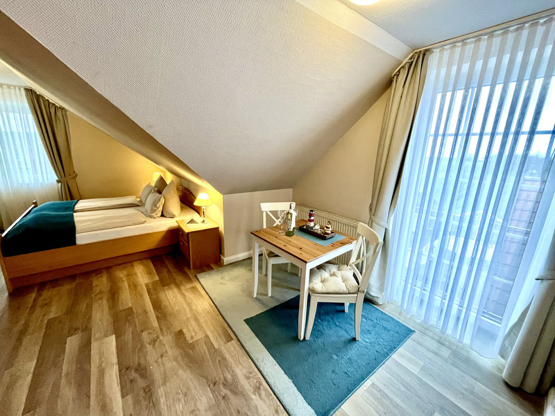 Zimmer 17 | Doppelzimmer Comfort im Haupthaus – 2. Etage (nur Treppe)ohne Balkon