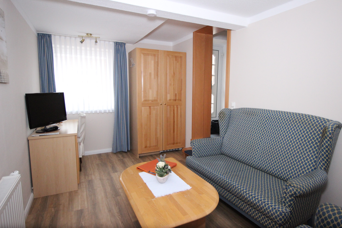 Zimmer 2 | Apartment Standard im Gästehaus – Erdgeschoss mit Terrasse