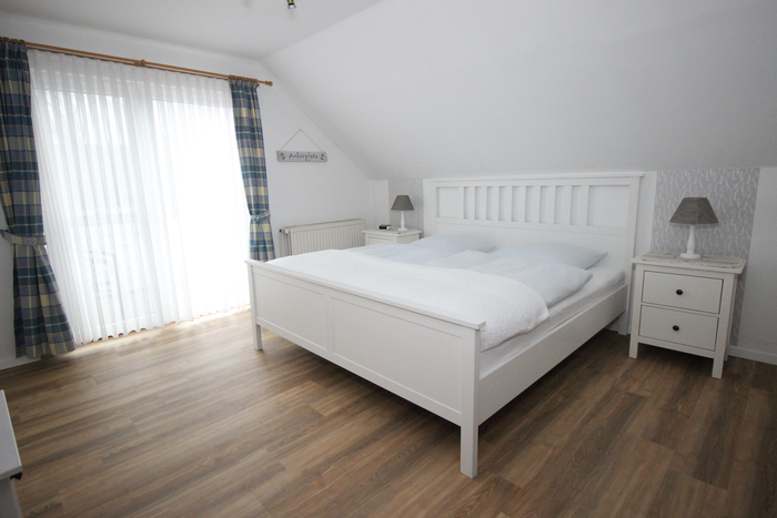 Zimmer 3 | Doppelzimmer Standard im Gästehaus – 1. Etage mit Balkon