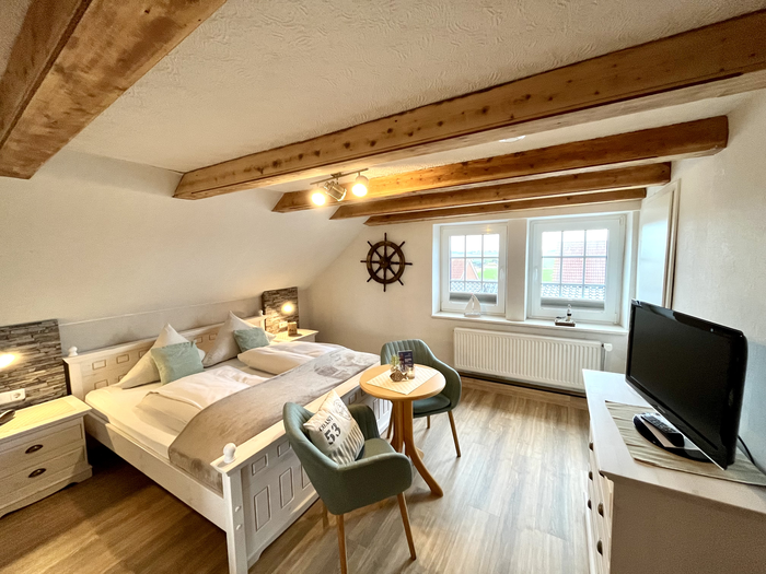 Zimmer 8 | Doppelzimmer Sparer im Haupthaus – 2. Etage (über Treppe) ohne Balkon
